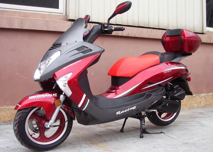 V Style Headlight Gas Scooter 150cc, Skuter Bertenaga Gas Dengan 2 Kaca Spion
