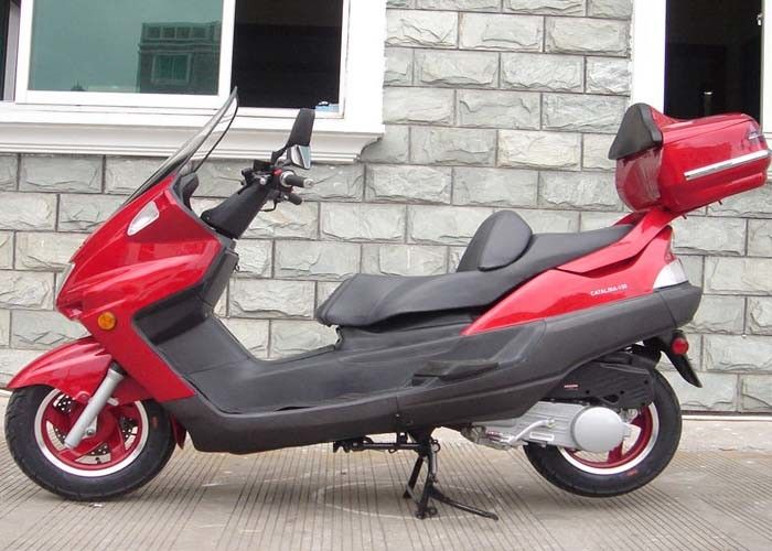 Skuter Bertenaga Motor Merah Dengan Rem Tangan, Skuter Motor 150cc Dengan Cahaya Yang Kuat