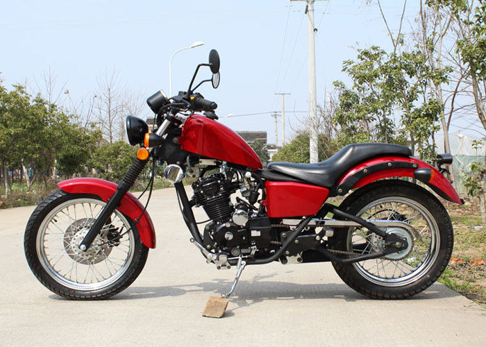 Motor 250cc Chopper Merah Konsumsi Minyak Rendah 90 km / H Dengan Transmisi Manual