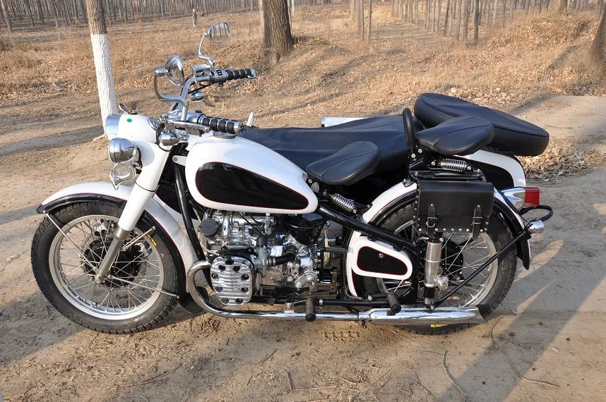 Gaya Changjiang 750cc Sepeda Motor Bertenaga Tinggi Motor Mesin Ganda Dengan 3 Kursi
