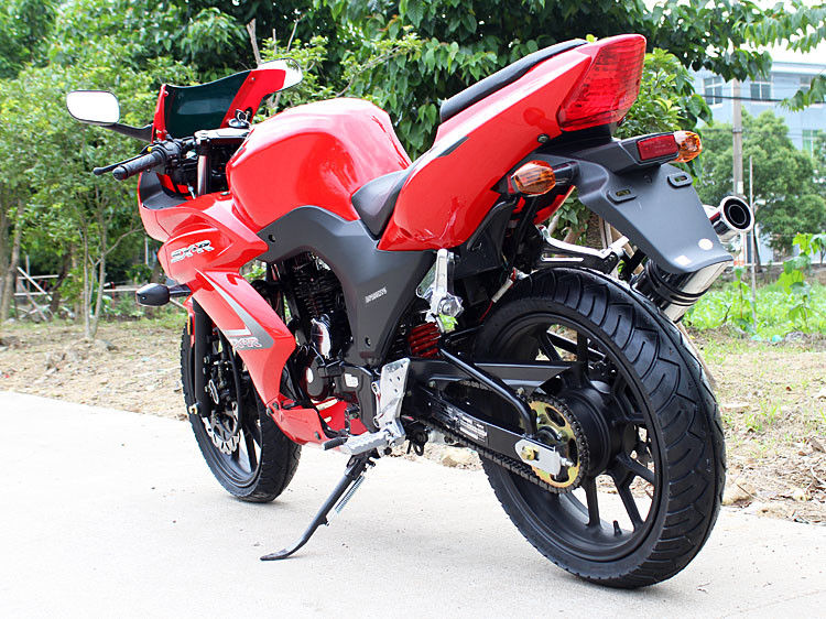 Single Cylinder Street Bikes 4 Stroke Berpendingin Udara, Sepeda Motor Sport Bentuk 250cc yang Cerdas
