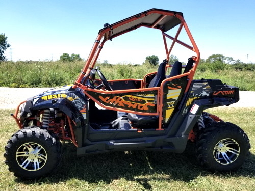 UTV 170 MaX Utility Vehicle Gas Golf Cart Dengan Kaca Depan Ban Besar Pelek / Suspensi Kustom
