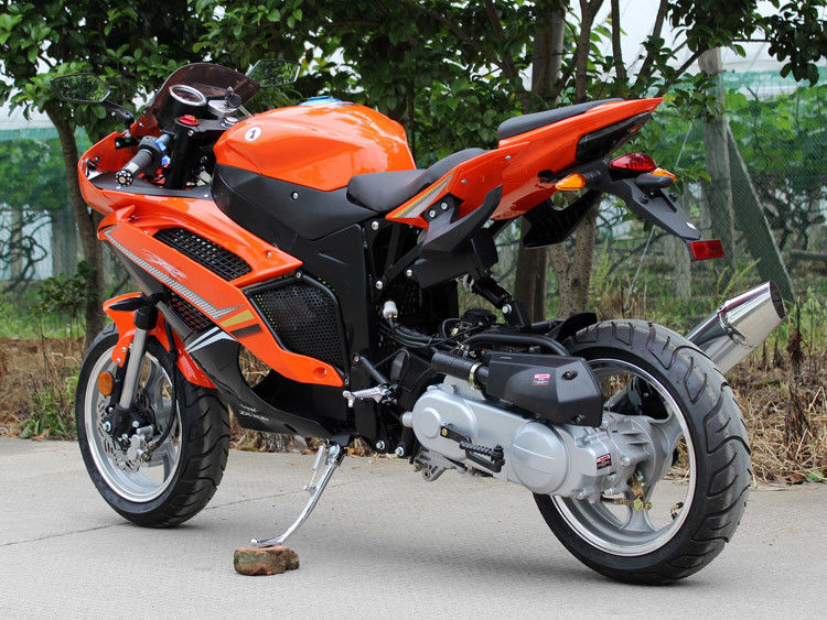 Single Cylinder 50cc Chopper Motorcycle Dengan 60 Km / H Max Speed ​​Untuk Jalan