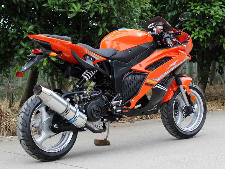 Single Cylinder 50cc Chopper Motorcycle Dengan 60 Km / H Max Speed ​​Untuk Jalan