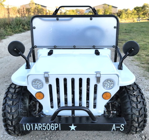 White Mini Gas Golf Cart Jeep ELITE Edition Diangkat Dengan Pelek Kustom Dan Flare Fender