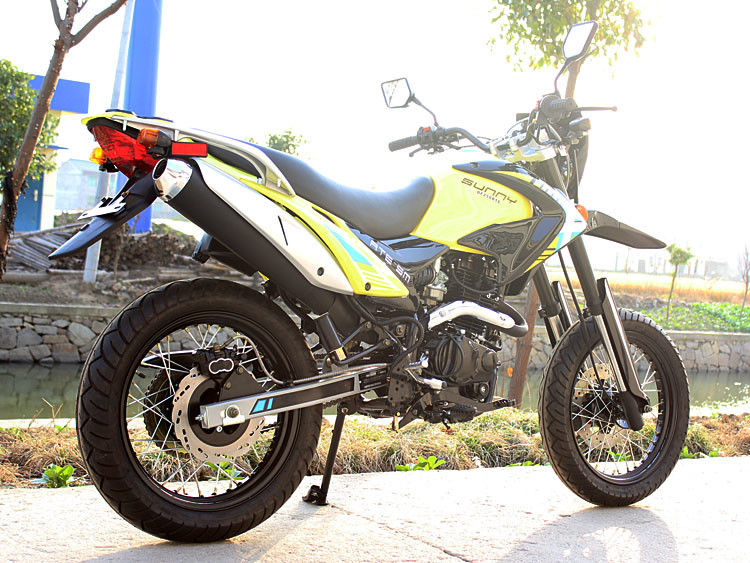 250cc Single Cylinder 4 Stroke Air Cooled Dirt Bike Motorcycle Dengan Chain Drive
