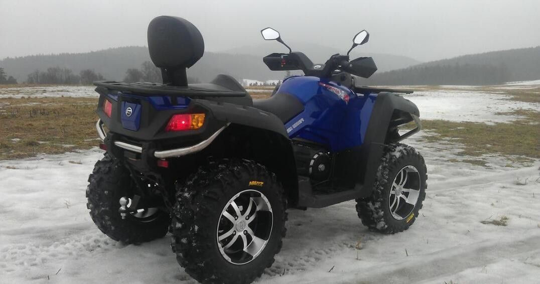 800cc V-Twin 4 Katup 4 Stroke Sport Utility ATV 46kw 6700rpm Dengan Air Didinginkan