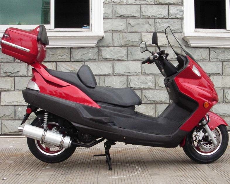 Kick Start Adult Motor Scooter 12 Inch Rim Dengan Chromaticity Double Shock Belakang