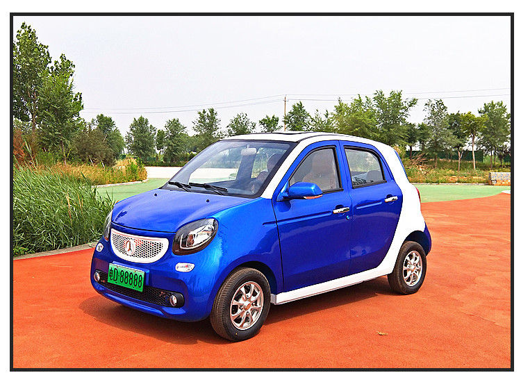4 Kursi Keranjang Golf Bermotor 5kw Benz Smart Style 6v 220ah Dengan Rentang 180 Km