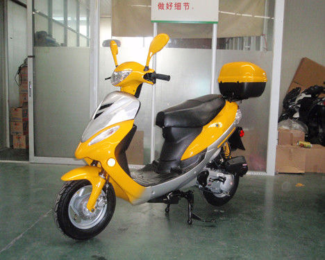 2 Stroke 50cc Mini Scooter Max Kecepatan 65 Km / H Dengan 3,5 - 10 