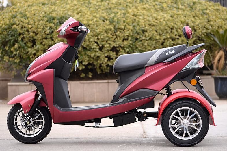 Tidak Ada Jatuh 3 Roda Scooter Motorcycle 60v 800w Kecepatan Maks 50 - 60km / H