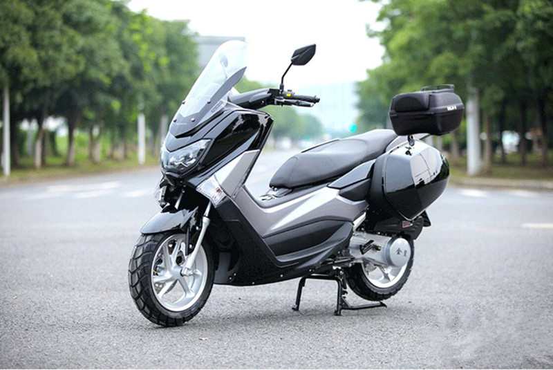 Skuter Dewasa Motor Udara Didinginkan 85 KM / H Kecepatan Maksimum Dengan Hidraulik Shock Absorber