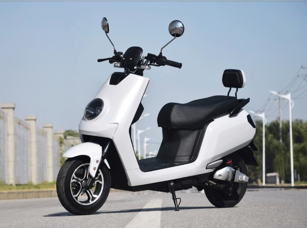 Sepeda Moped Listrik 1000W 60km / H Max Speed ​​Niu Electric Scooter Central Motor