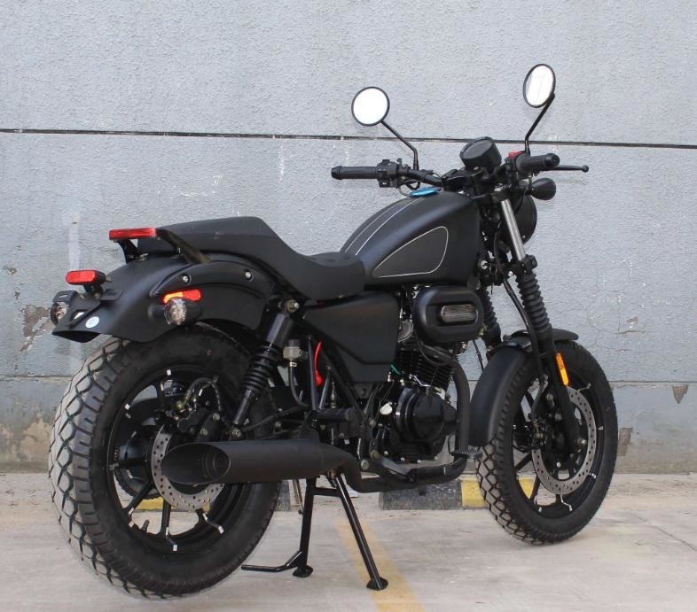 Sepeda Motor Chopper 250cc Berpendingin Udara Silinder Tunggal 4 Stroke Tipe Horizontal